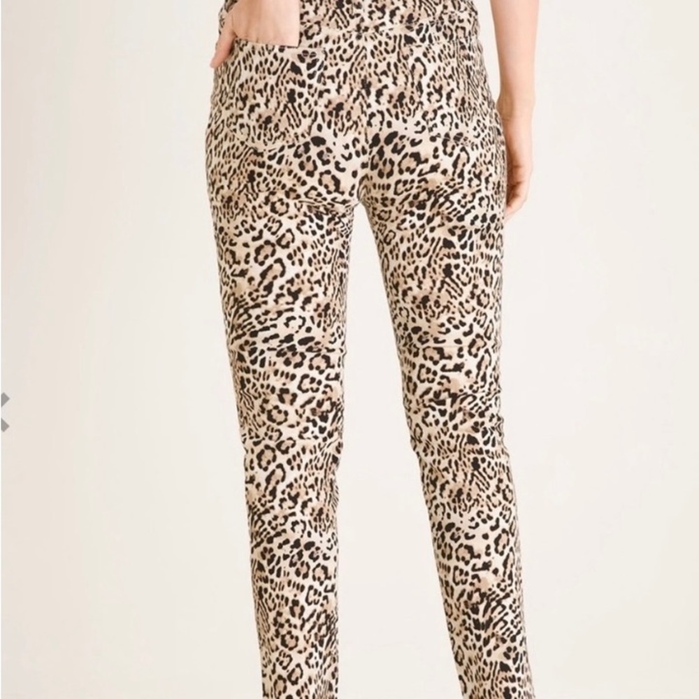 Chico’s So Slimming Girlfriend Slim Leg Ankle Jeans, Cheetah Print, Sz 3 (16) - Picture 4 of 13